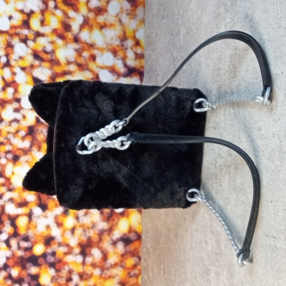 👻 Na! Na! Na! Surprise Black Cat Backpack - Picture 3 of 6